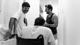 El actor Javi Guerrero «quema rueda» en cortometraje con comedia garantizada
